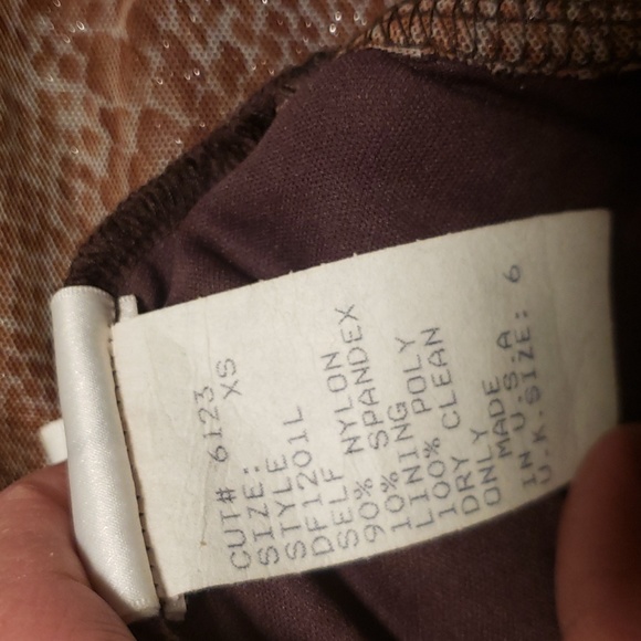 Dress - Picture 8 of 8